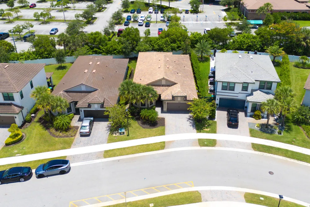 8028 NW 78th St, Tamarac, FL 33321