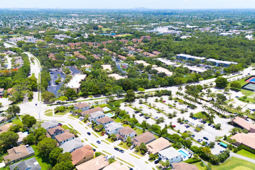 8028 NW 78th St, Tamarac, FL 33321