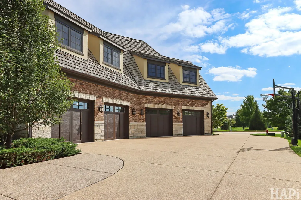 18 ENCLAVE COURT, South Barrington, IL 60010
