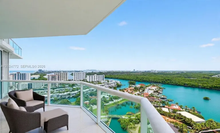 16500 Collins Ave, Sunny Isles Beach, FL 33160