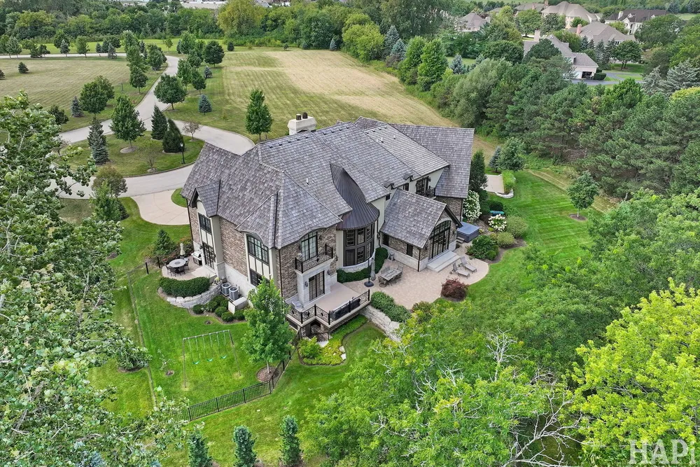 18 ENCLAVE COURT, South Barrington, IL 60010