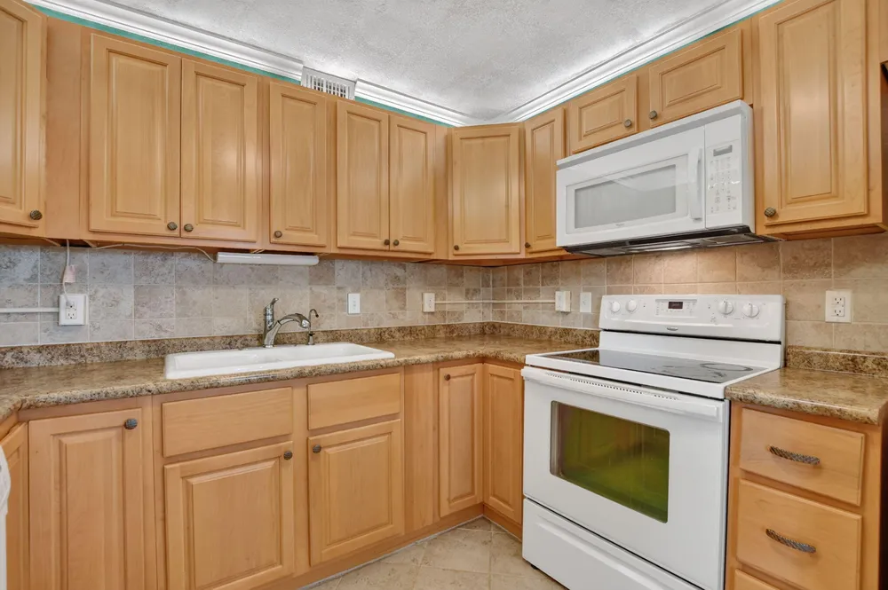 Ventnor Crescent, Deerfield Beach, FL 33442