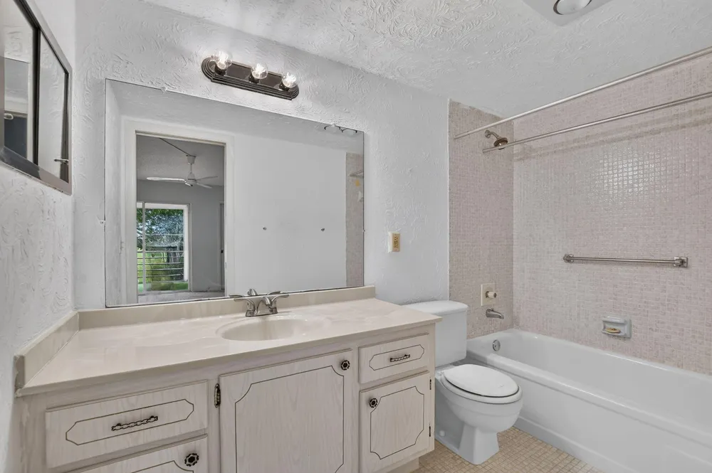 Ventnor Crescent, Deerfield Beach, FL 33442