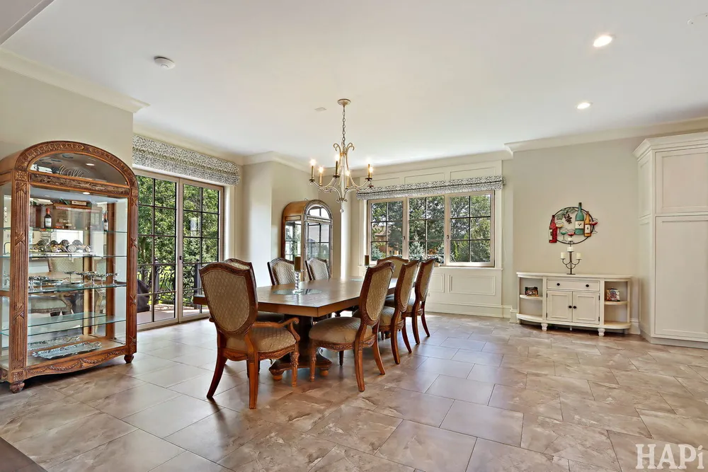 18 ENCLAVE COURT, South Barrington, IL 60010