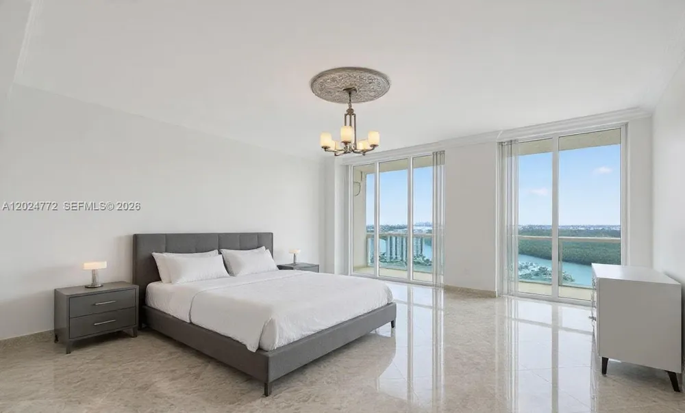 16500 Collins Ave, Sunny Isles Beach, FL 33160