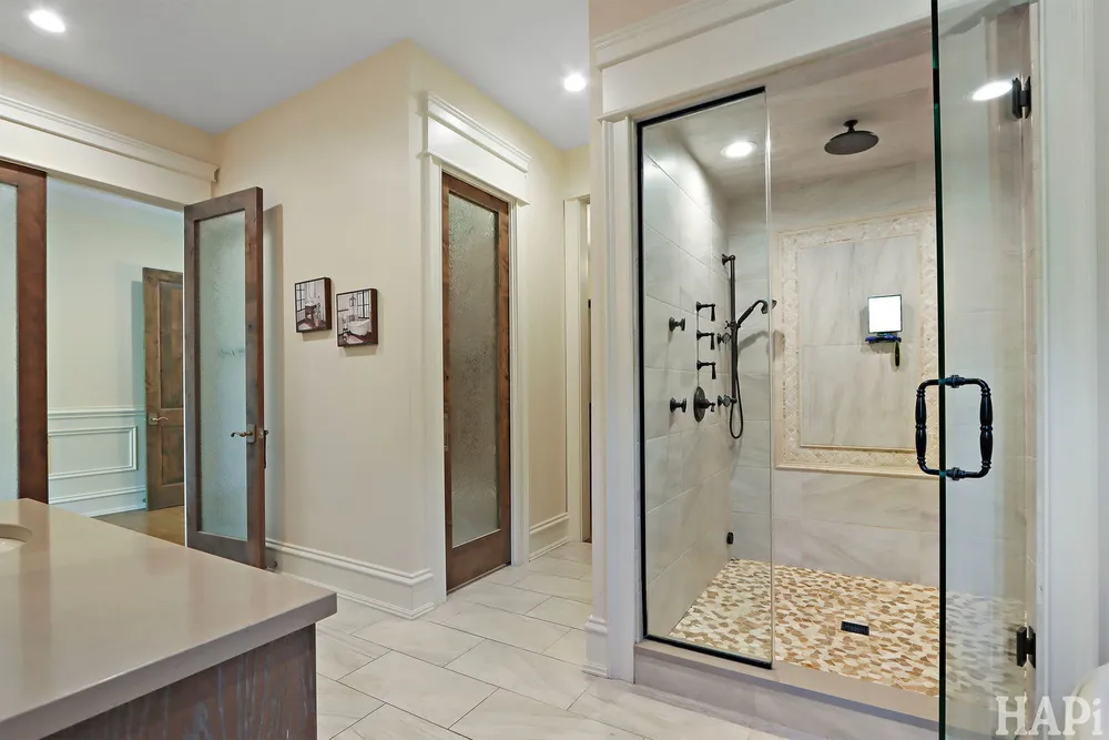 18 ENCLAVE COURT, South Barrington, IL 60010