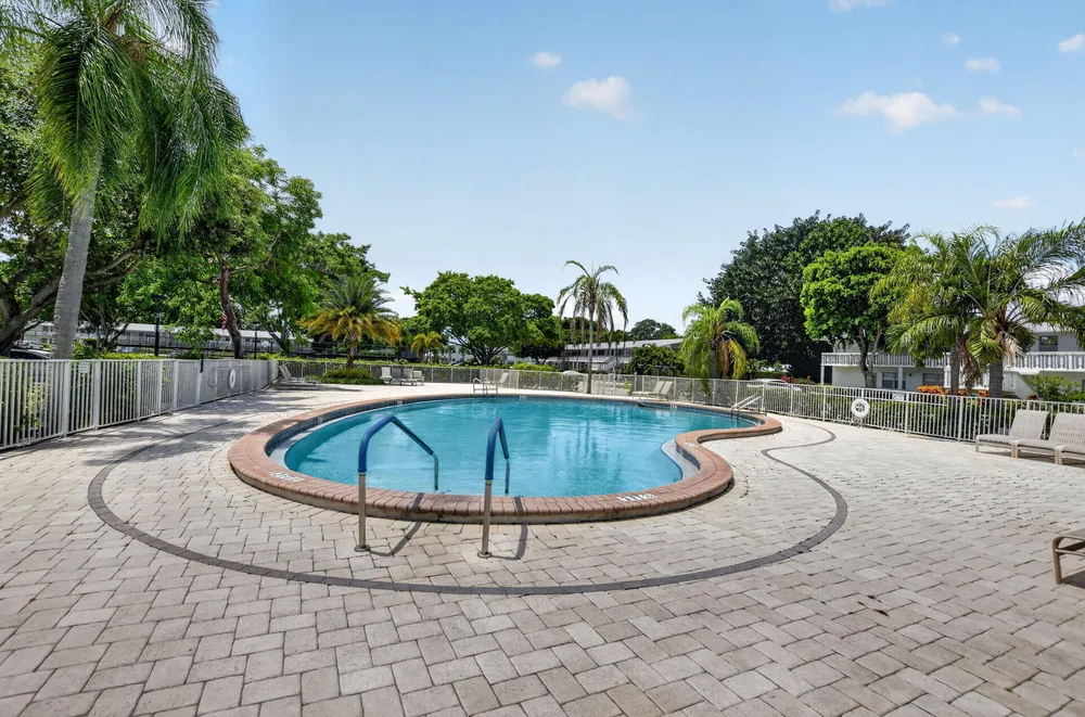 Ventnor Crescent, Deerfield Beach, FL 33442