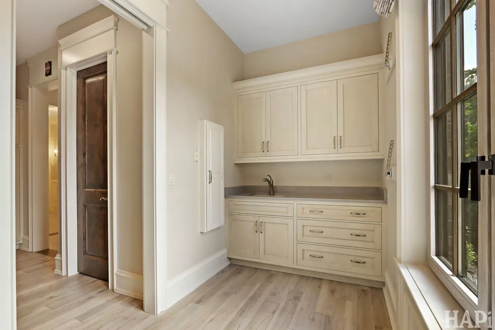 18 ENCLAVE COURT, South Barrington, IL 60010