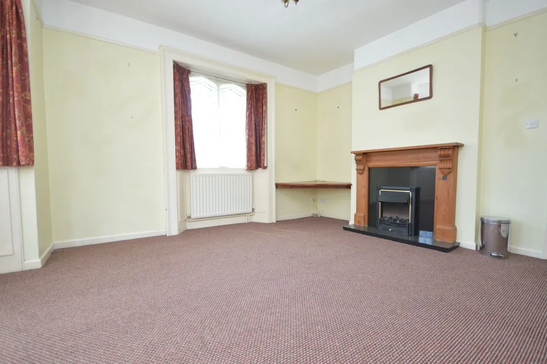 https://mr0.homeflow-assets.co.uk/files/photo/image/47778/2053/_x_/58105493.jpg