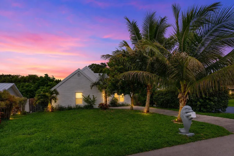 5119 Oak Hill Rd, Delray Beach, FL 33484