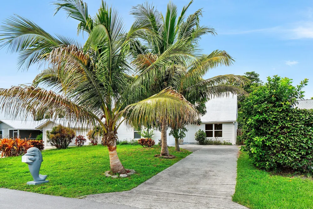 5119 Oak Hill Rd, Delray Beach, FL 33484