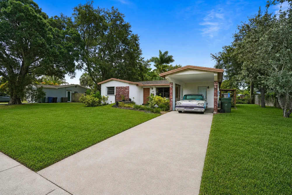 3358 SW 16th Ct, Fort Lauderdale, FL 33312