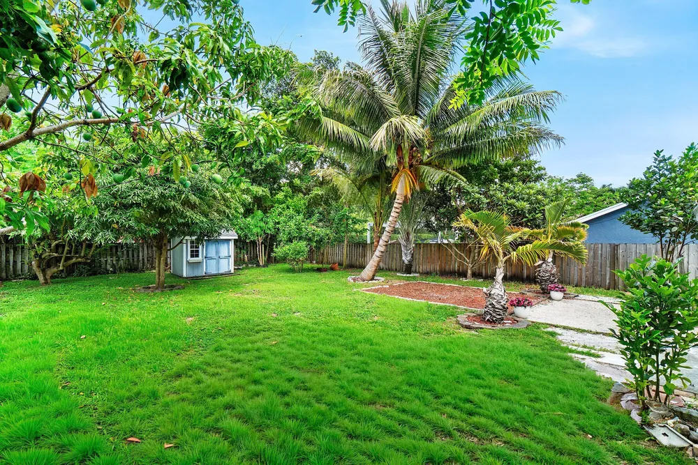 5119 Oak Hill Rd, Delray Beach, FL 33484
