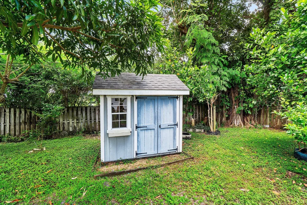 5119 Oak Hill Rd, Delray Beach, FL 33484