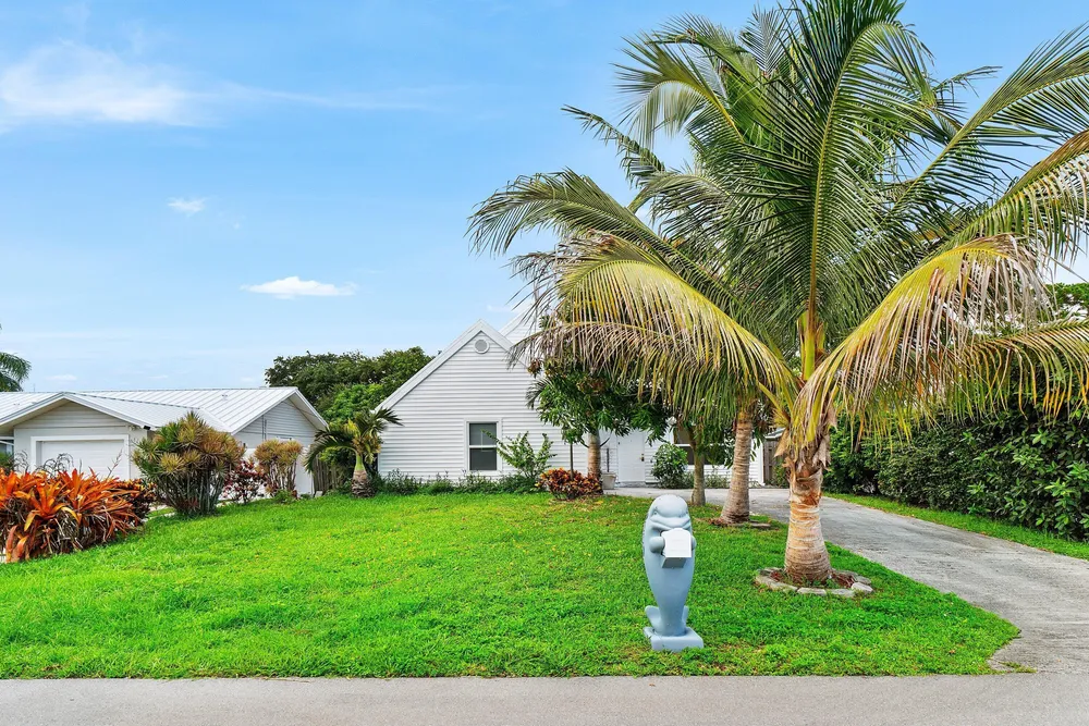 5119 Oak Hill Rd, Delray Beach, FL 33484