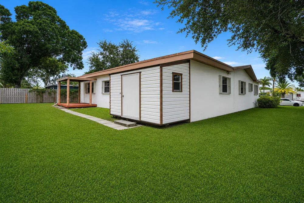 3358 SW 16th Ct, Fort Lauderdale, FL 33312