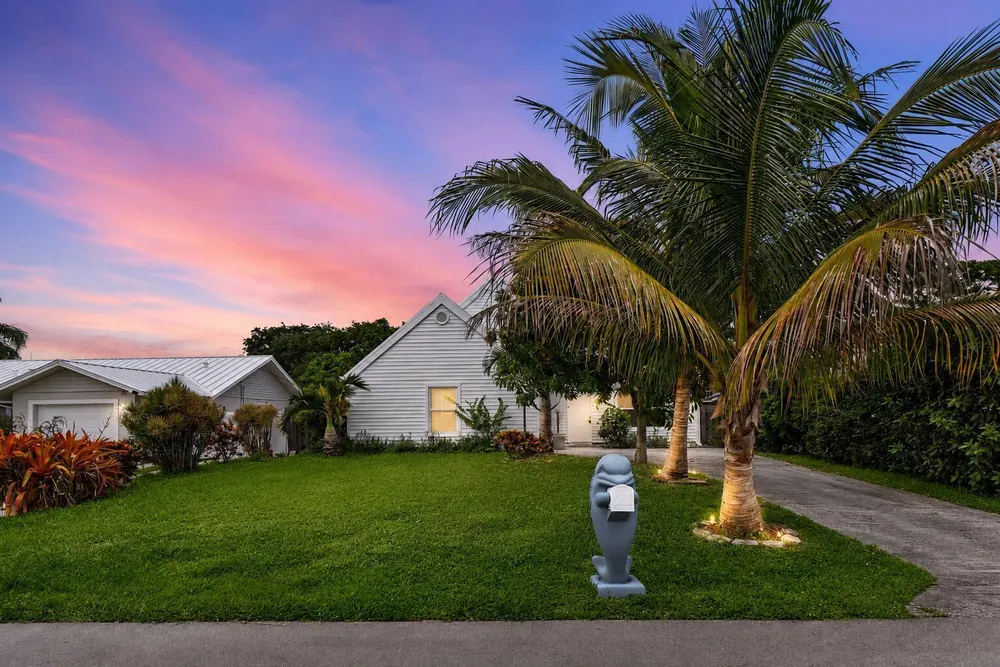 5119 Oak Hill Rd, Delray Beach, FL 33484