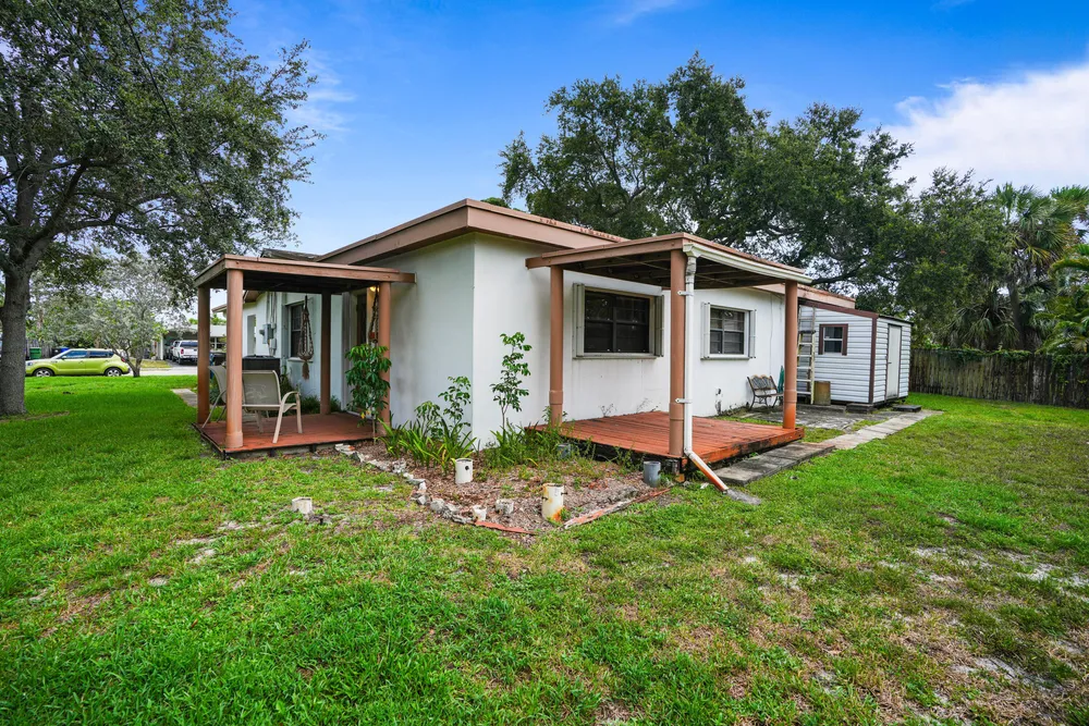 3358 SW 16th Ct, Fort Lauderdale, FL 33312