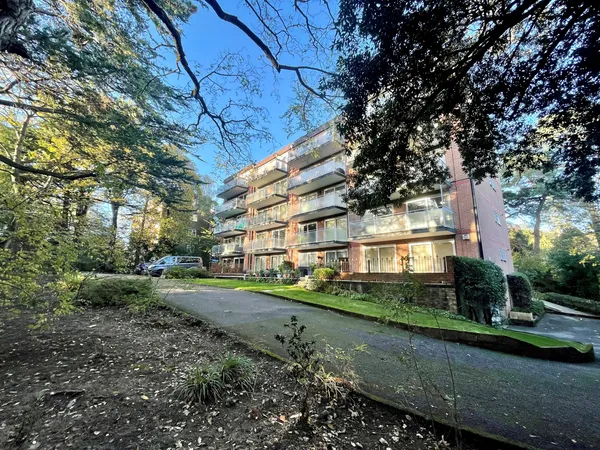 Gardens Outlook, Surrey Road BH4