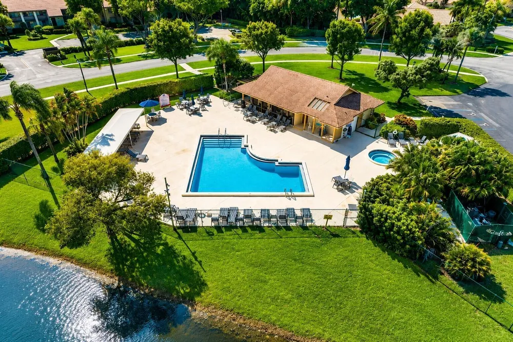 10039 53rd Way S, Boynton Beach, FL 33437