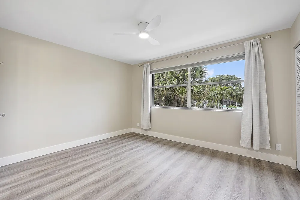 2747 NE 15th St, Pompano Beach, FL 33062