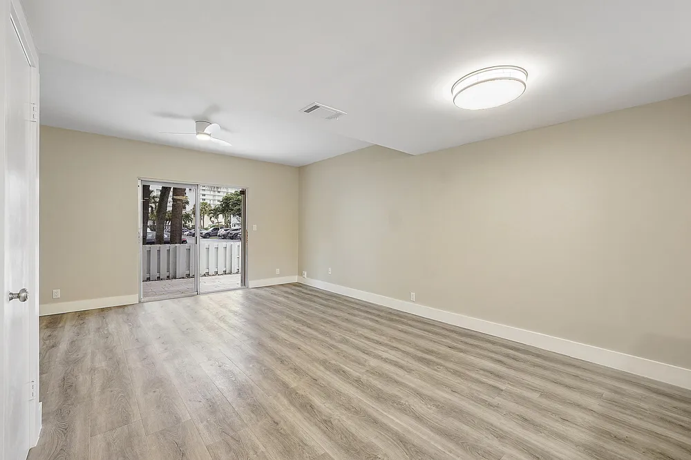 2747 NE 15th St, Pompano Beach, FL 33062