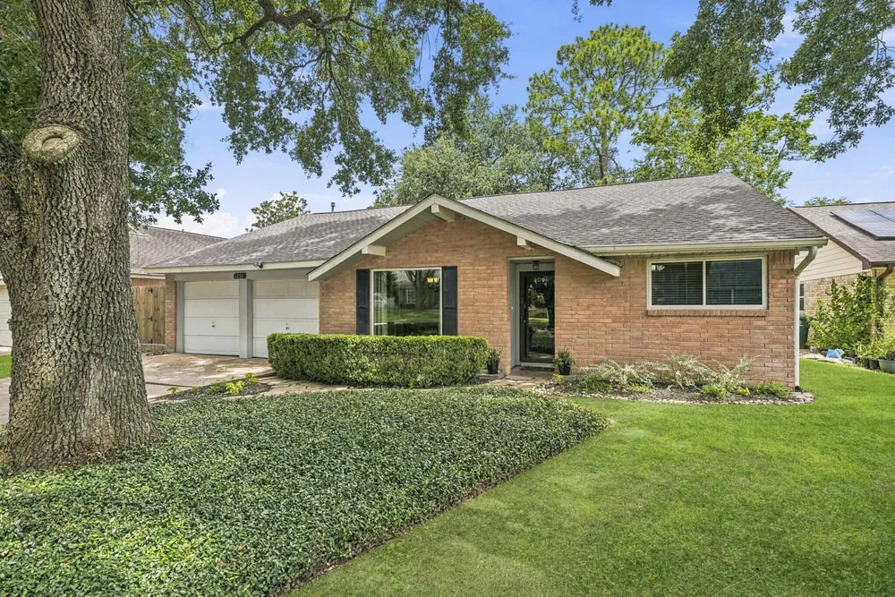 Vicki John Dr, Houston, TX 77096