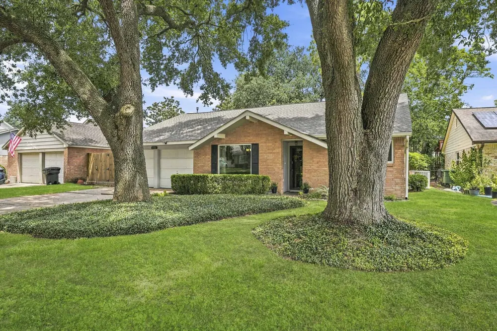 Vicki John Dr, Houston, TX 77096