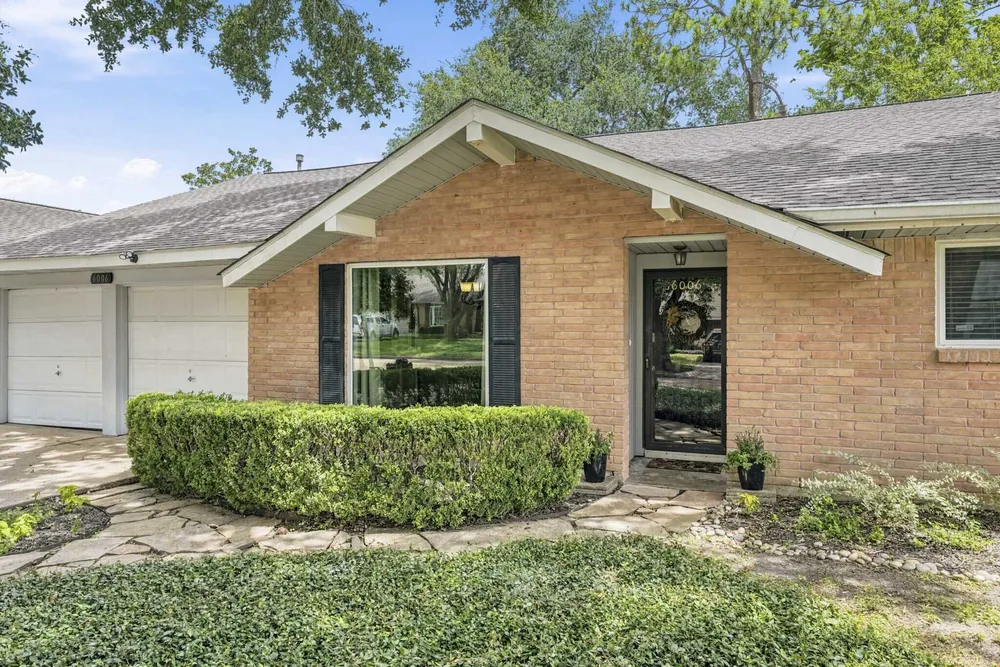 Vicki John Dr, Houston, TX 77096