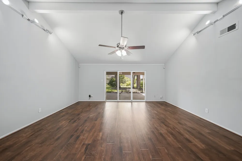 Vicki John Dr, Houston, TX 77096