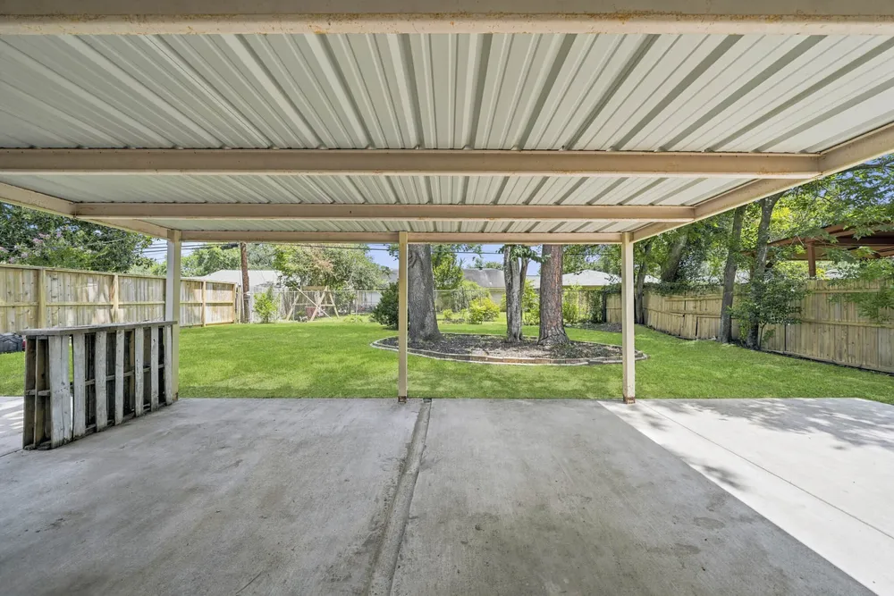Vicki John Dr, Houston, TX 77096