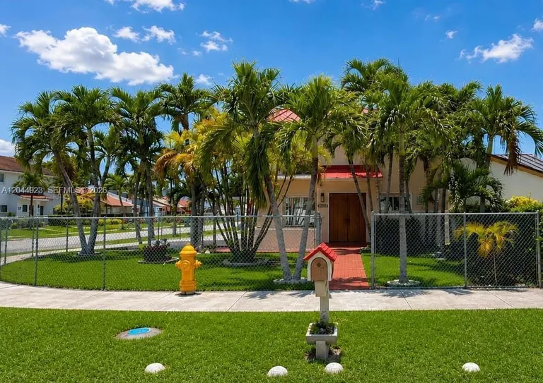 1050 SW 123rd Ave, Miami, FL 33184