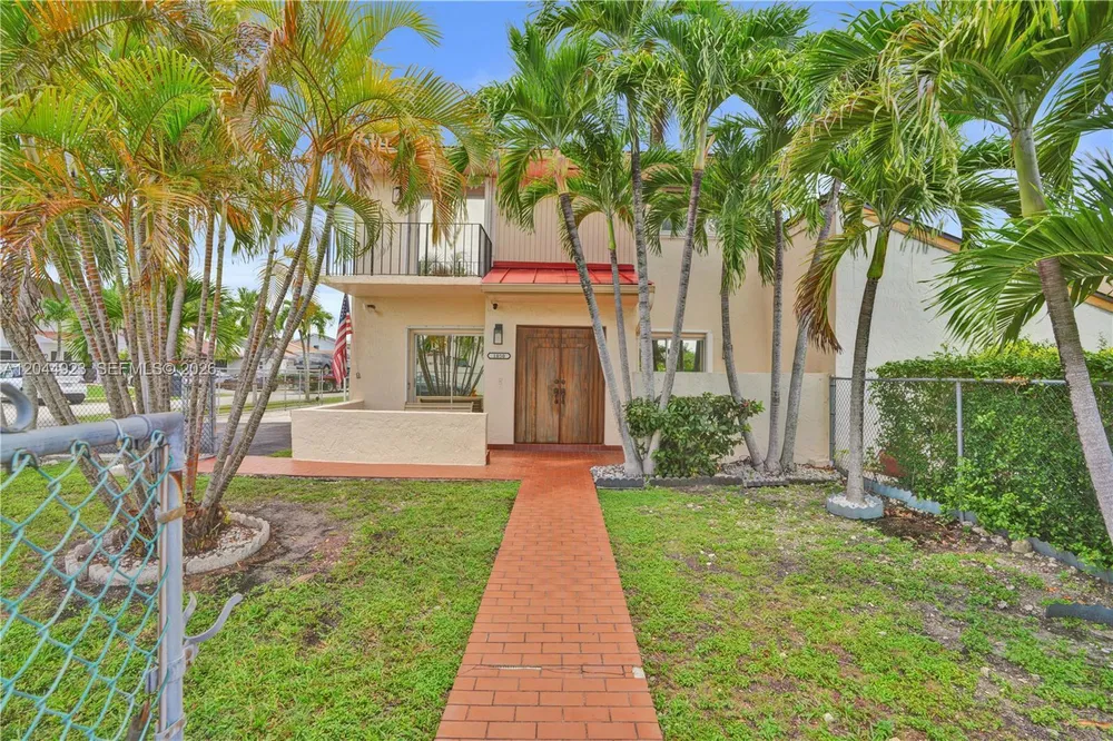 1050 SW 123rd Ave, Miami, FL 33184