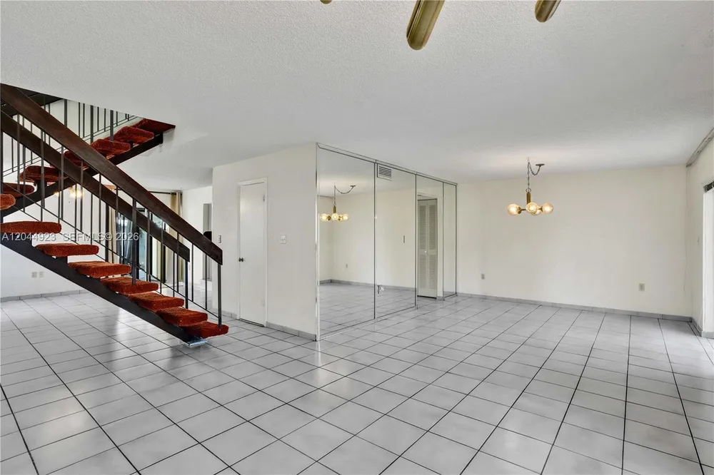 1050 SW 123rd Ave, Miami, FL 33184