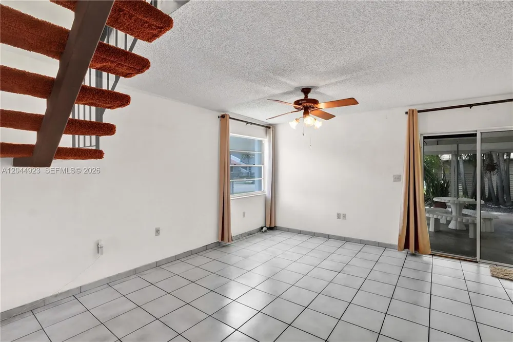 1050 SW 123rd Ave, Miami, FL 33184
