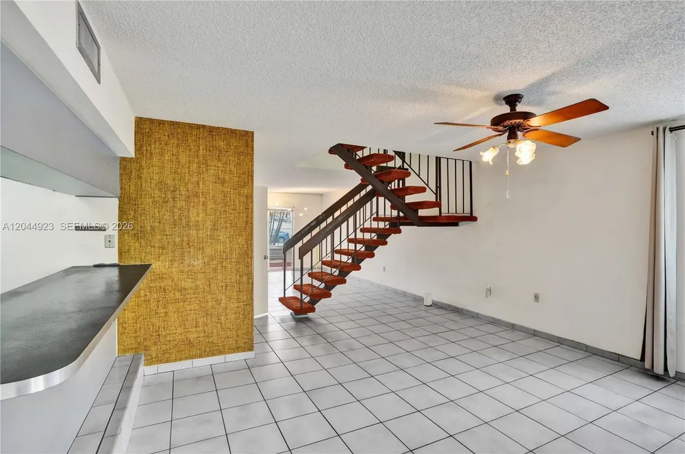 1050 SW 123rd Ave, Miami, FL 33184