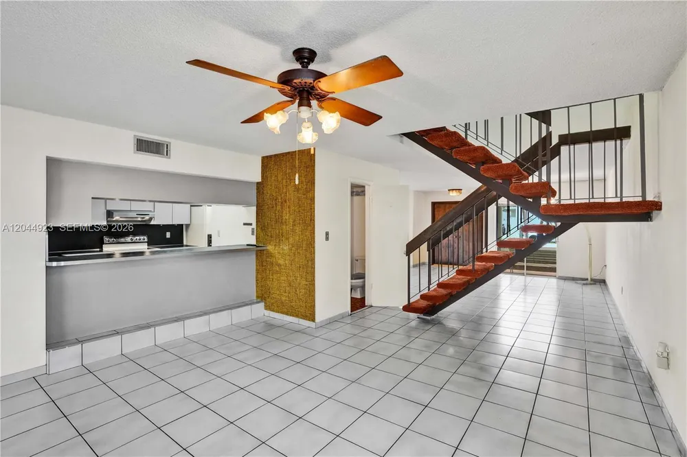 1050 SW 123rd Ave, Miami, FL 33184
