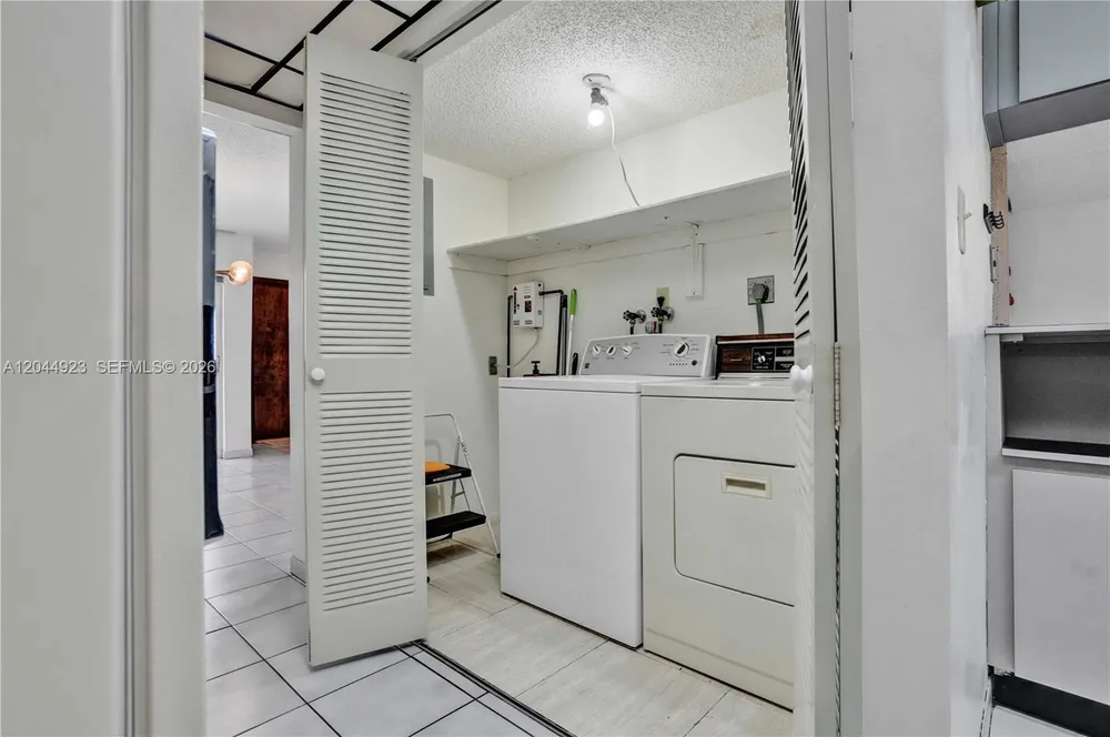 1050 SW 123rd Ave, Miami, FL 33184