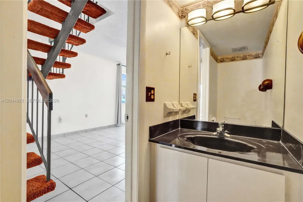 1050 SW 123rd Ave, Miami, FL 33184