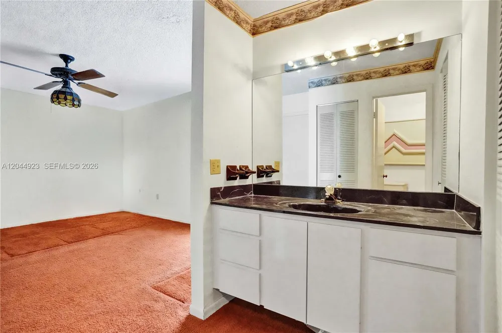 1050 SW 123rd Ave, Miami, FL 33184