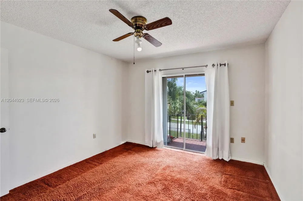 1050 SW 123rd Ave, Miami, FL 33184