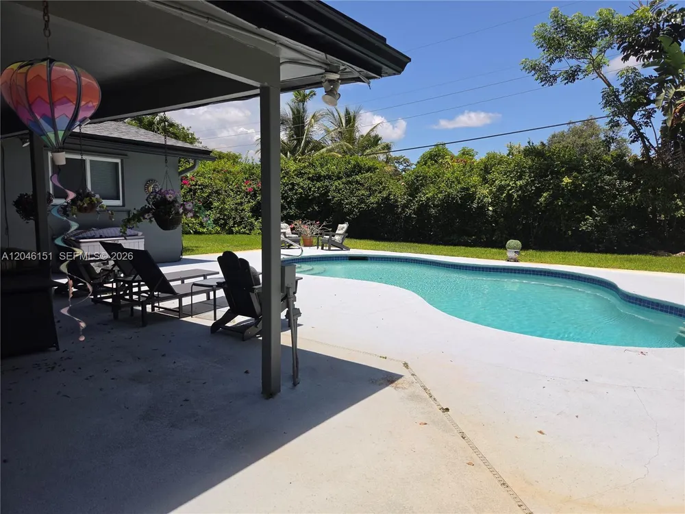 5581 SW 7th St, Plantation, FL 33317