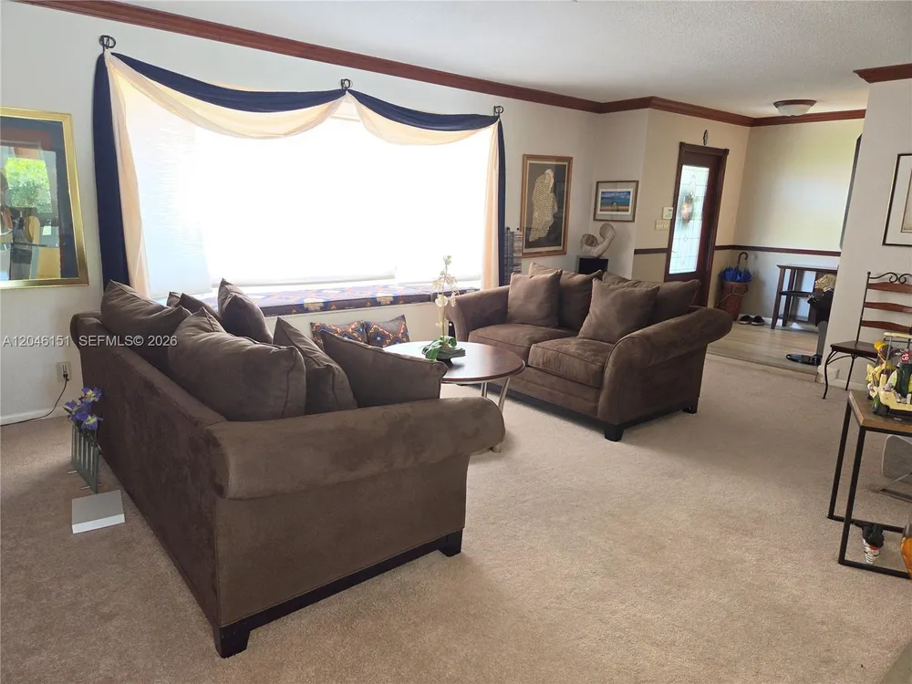 5581 SW 7th St, Plantation, FL 33317