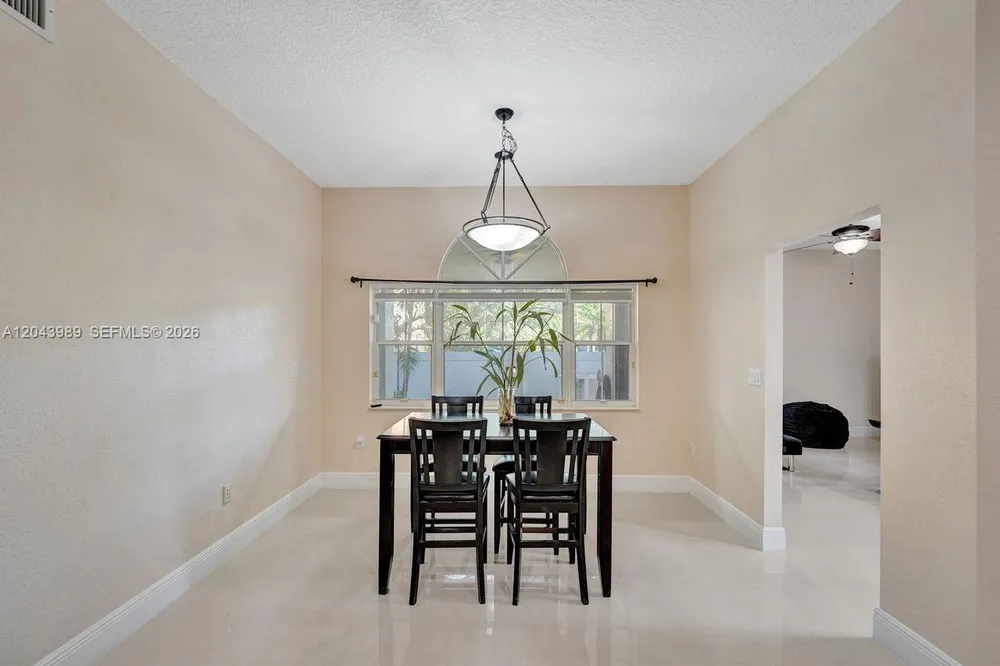 14003 N Cypress Cove Cir, Davie, FL 33325