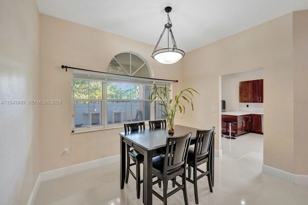 14003 N Cypress Cove Cir, Davie, FL 33325