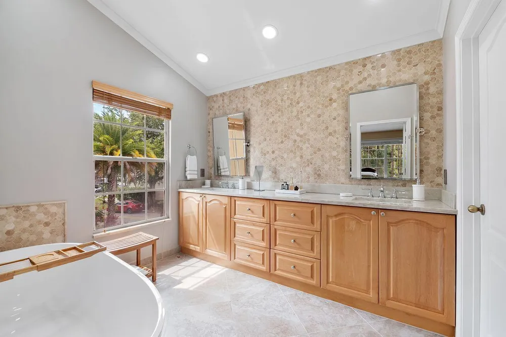 3904 Sanctuary Dr, Coral Springs, FL 33065