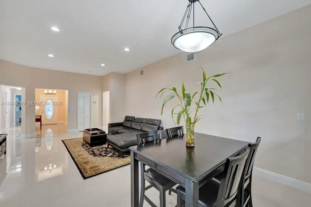 14003 N Cypress Cove Cir, Davie, FL 33325