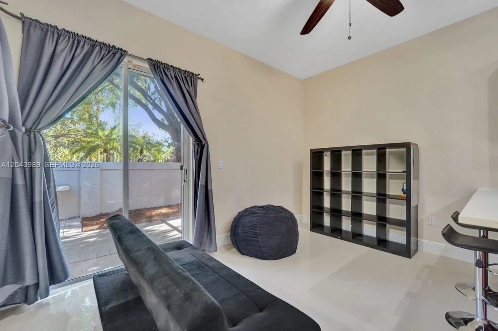 14003 N Cypress Cove Cir, Davie, FL 33325