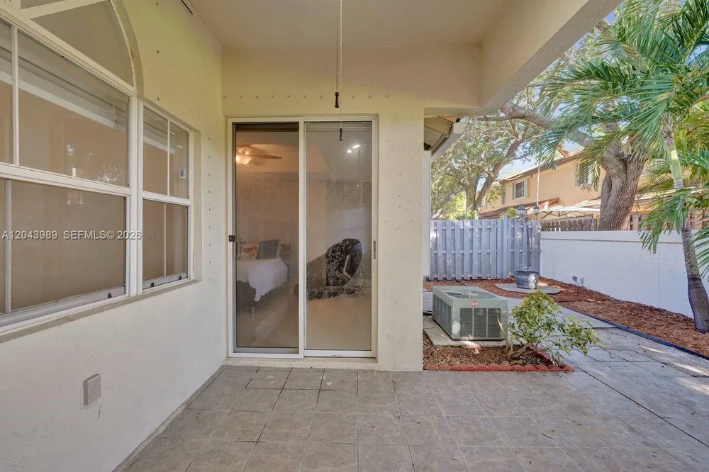 14003 N Cypress Cove Cir, Davie, FL 33325