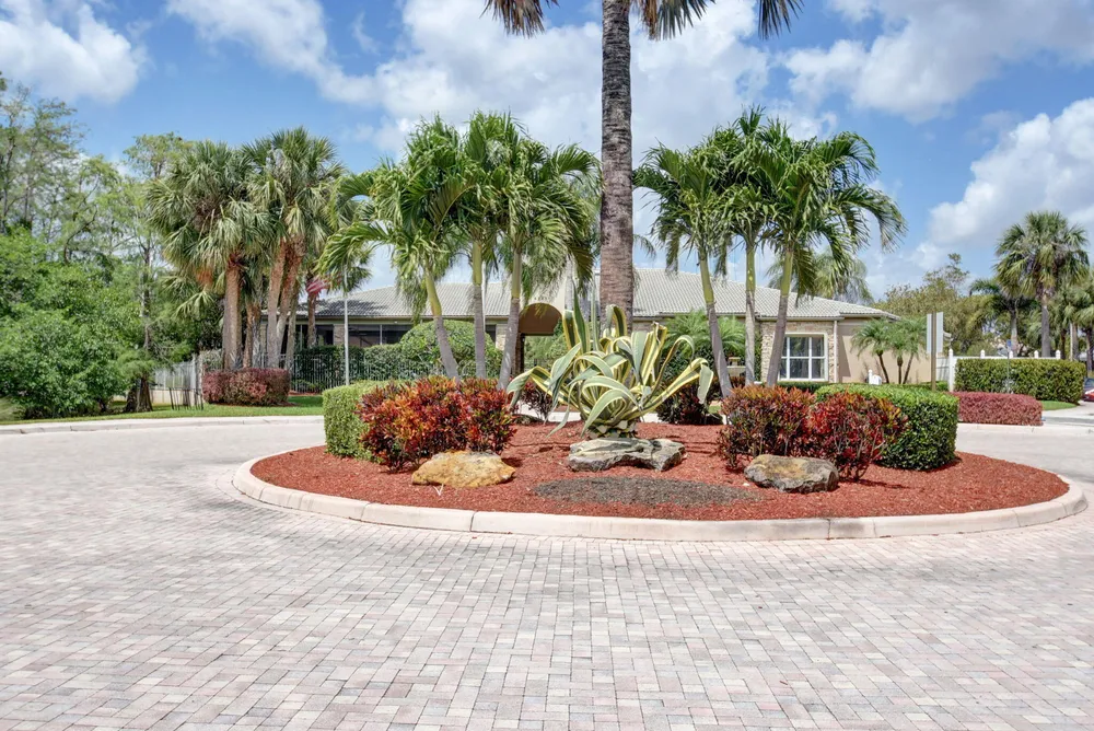 7553 Sally Lyn Ln, Lake Worth Beach, FL 33467